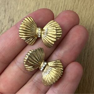 Lilly Pulitzer Bow Tie Earrings in Gold Metallic + jewelry bag